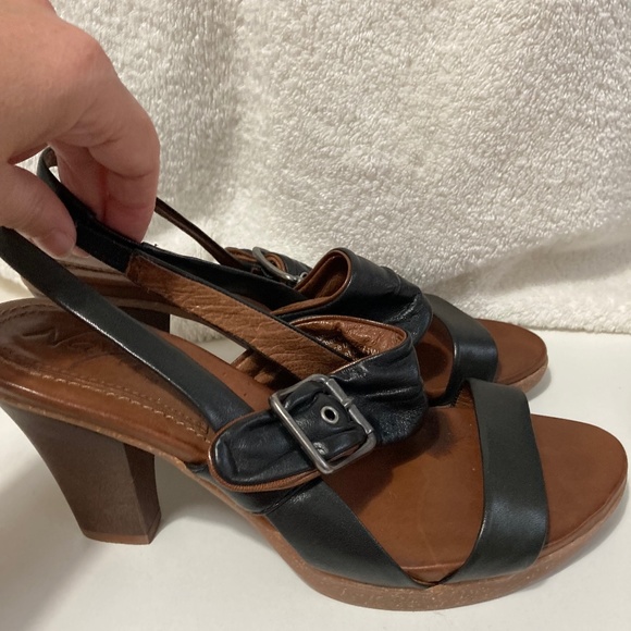 Leather heel sandals - Picture 1 of 5
